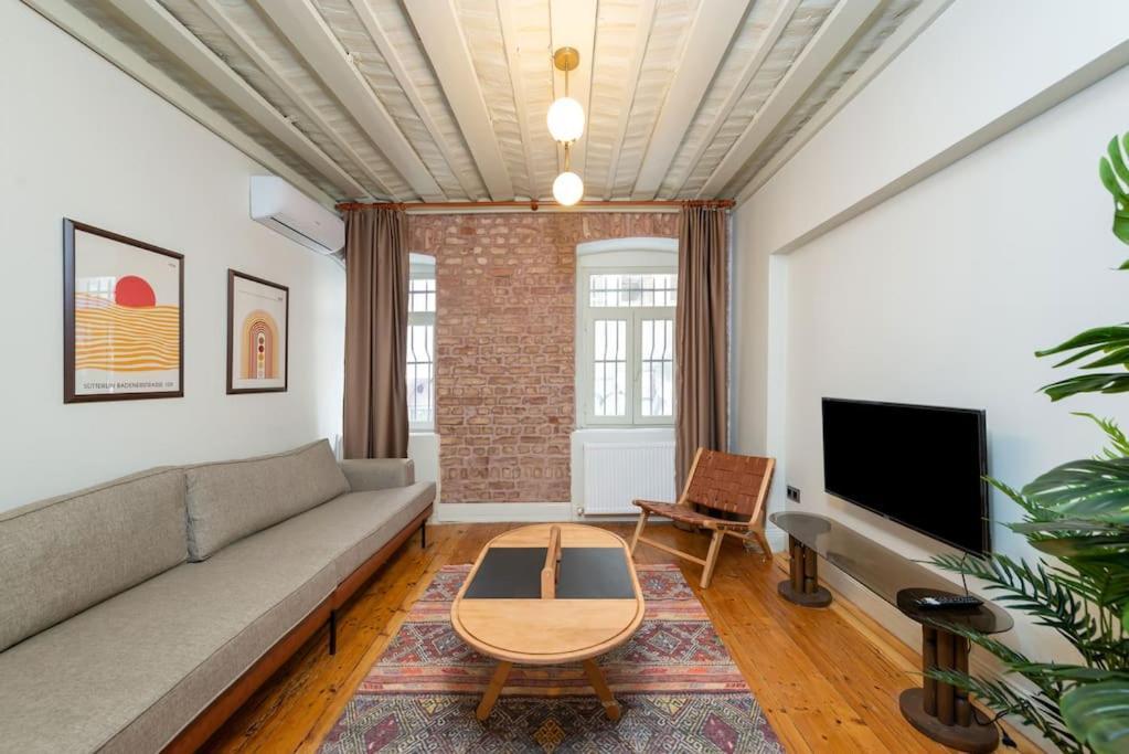 Maison Chic - Newly Renovated 3br In Center Apartment Istanbul