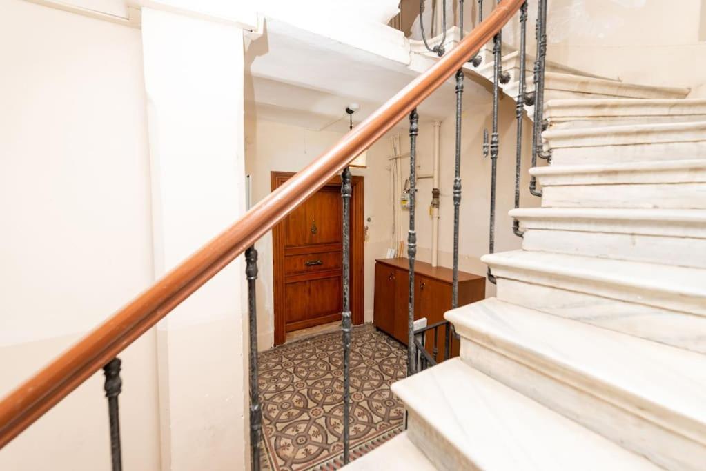 Maison Chic - Newly Renovated 3br In Center Daire *